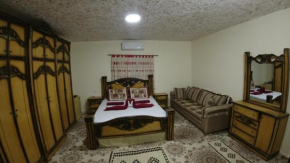 Petra Antique House